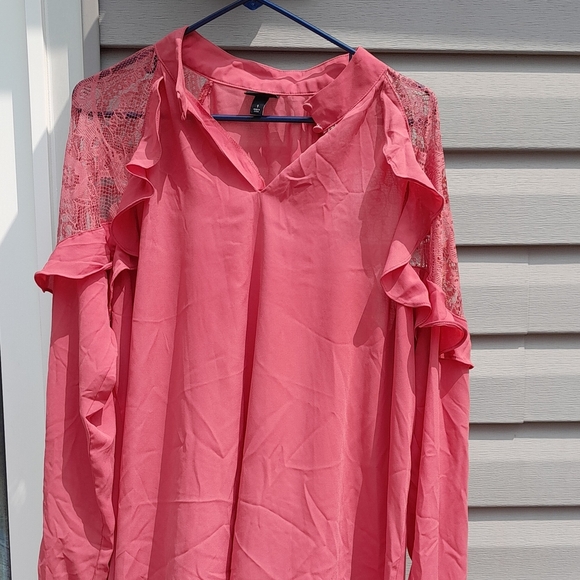 Torrid Wokens Size 1 Pink Ruffled Flutter Sleeve Blouse EUC - Picture 3 of 11
